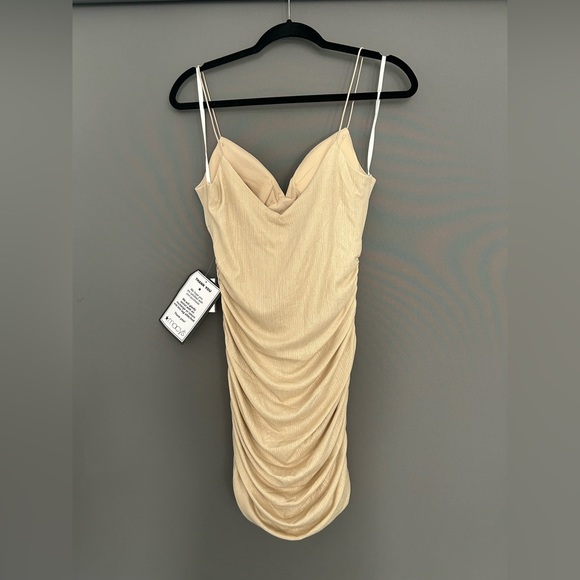 Women’s dress, form fitting - Picture 3 of 4